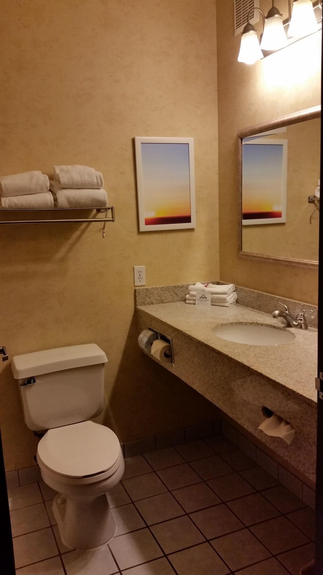 Days Inn & Suites By Wyndham Ванкувер Экстерьер фото