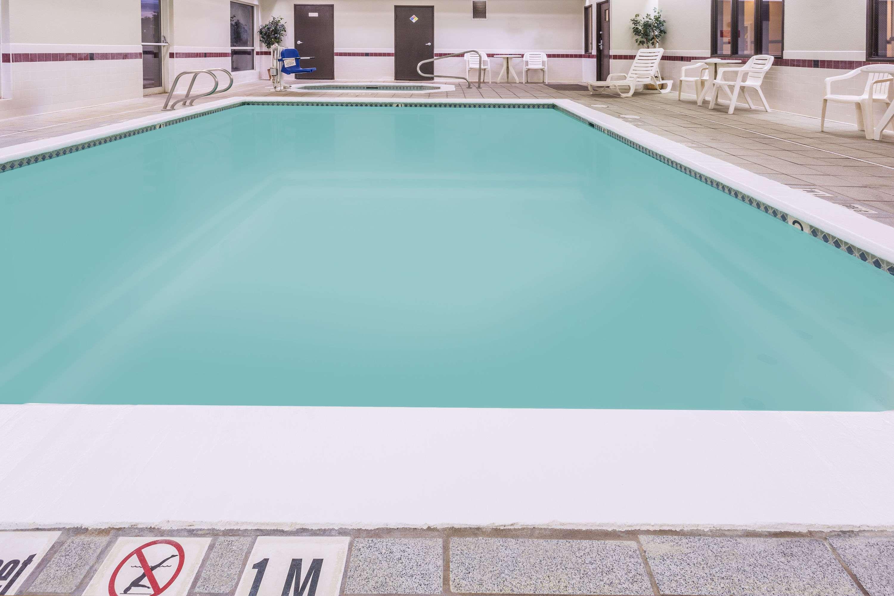 Days Inn & Suites By Wyndham Ванкувер Экстерьер фото