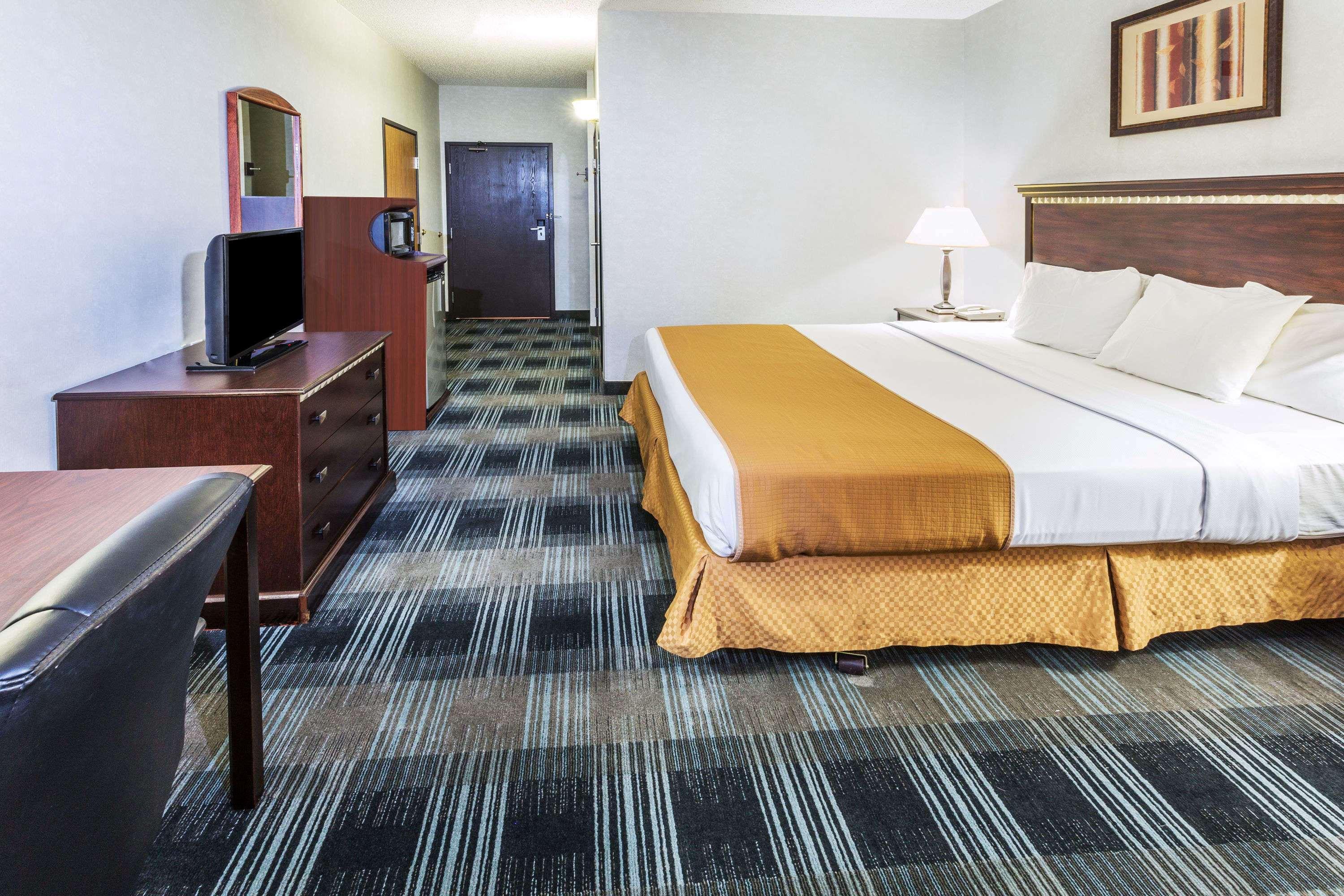 Days Inn & Suites By Wyndham Ванкувер Экстерьер фото