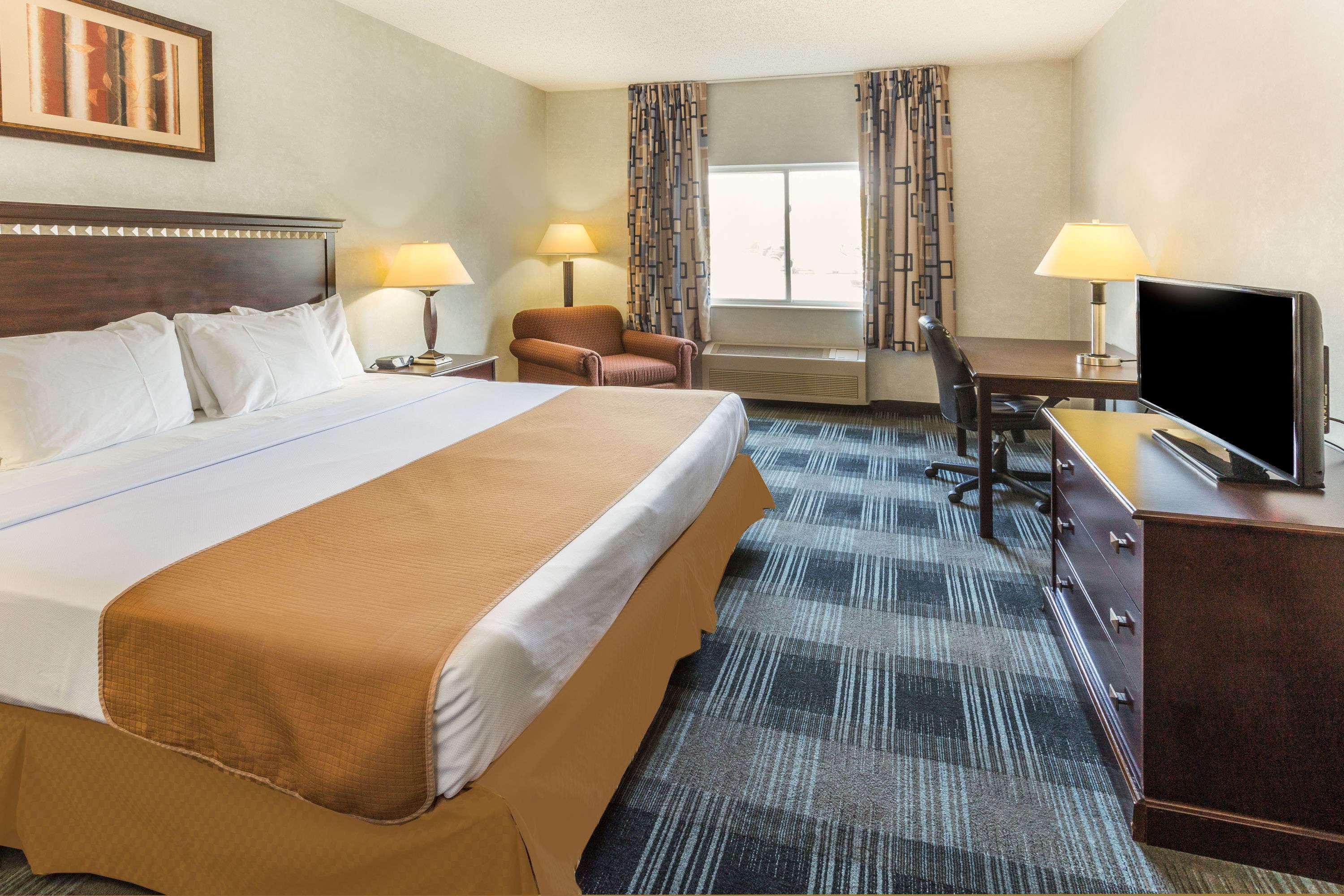 Days Inn & Suites By Wyndham Ванкувер Экстерьер фото