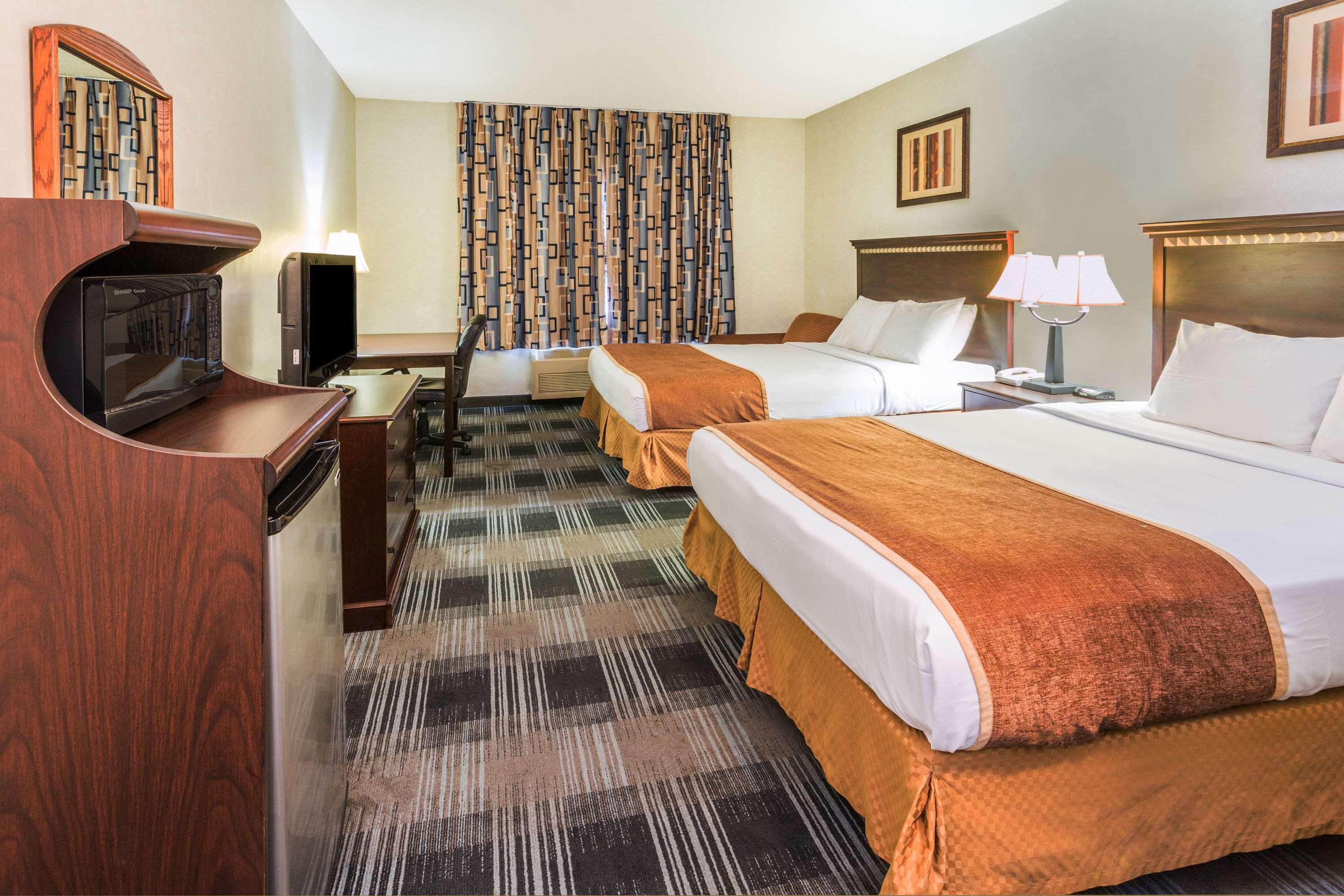 Days Inn & Suites By Wyndham Ванкувер Экстерьер фото