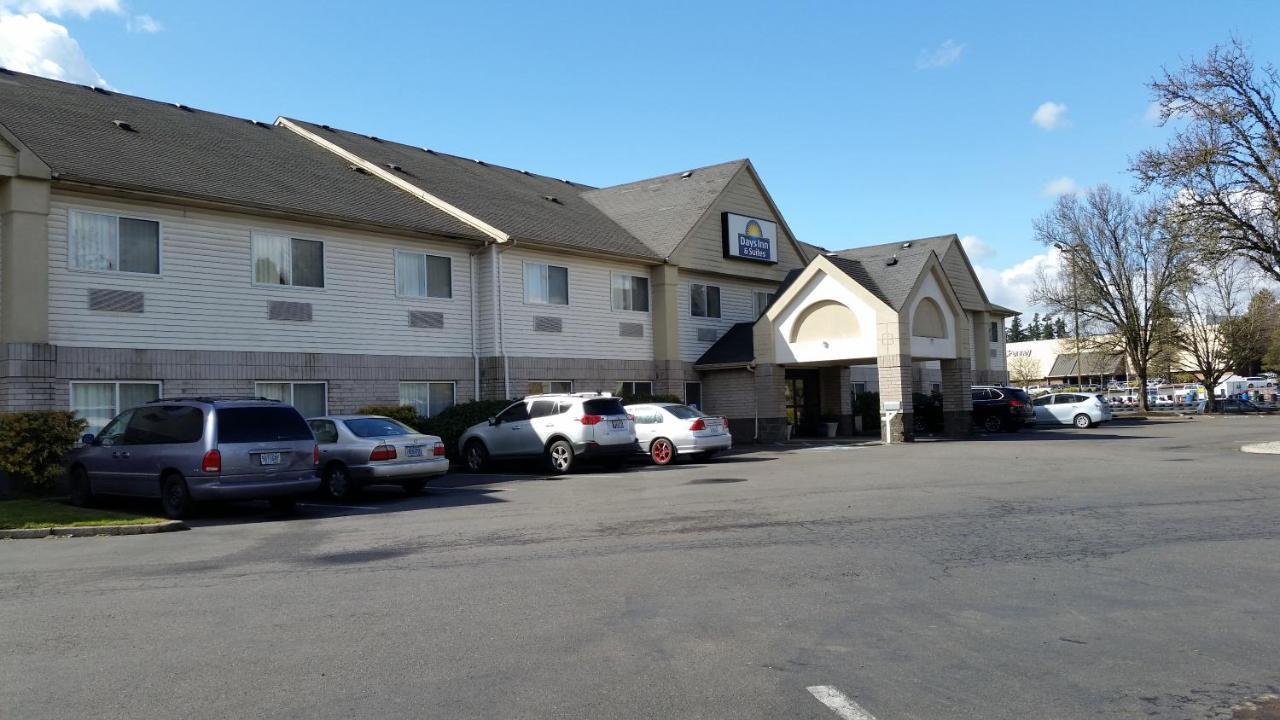 Days Inn & Suites By Wyndham Ванкувер Экстерьер фото